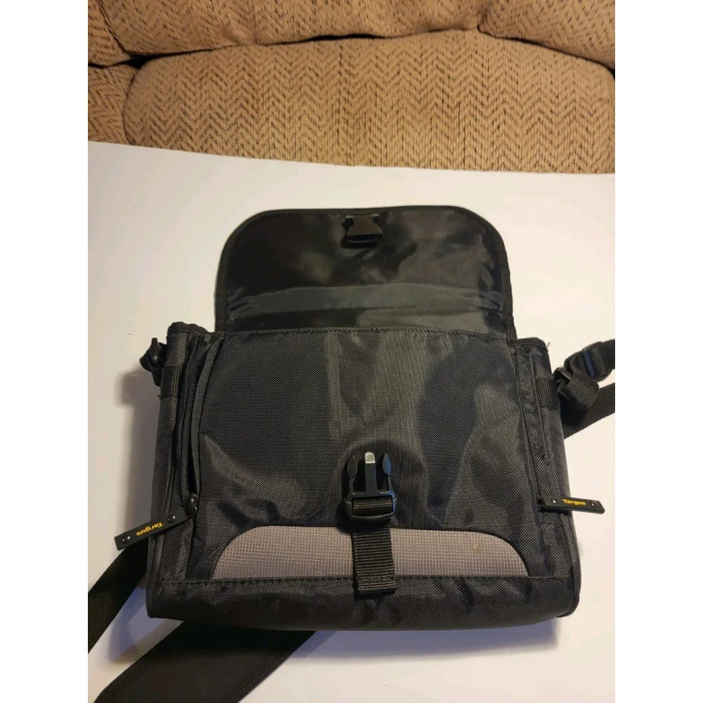 targus laptop bag 12
